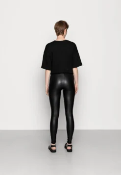 Even&Odd Wet Look Leggings - Leggings - Black -Even&Odd Negozio 0348da05446a457d881fe600798bd943 scaled