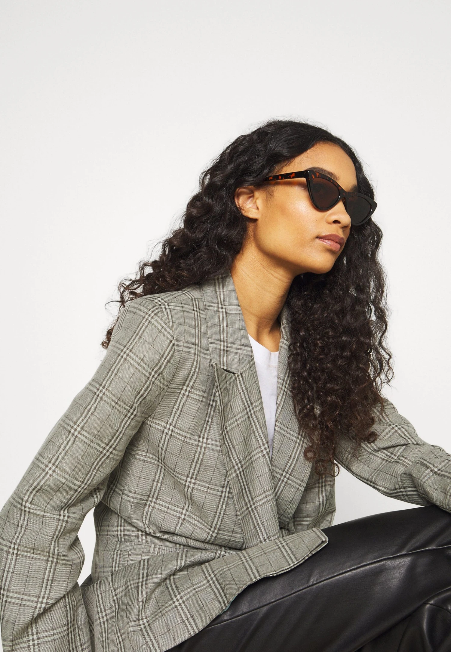 Occhiali Da SoleBrown Donna Occhiali da sole EV451K021-O11 Even&Odd Occhiali Da SoleBrown Donna Occhiali Da Sole EV451K021-O11 -Even&Odd Negozio 04fd6df51d2f42d294cbebe9047e515d scaled