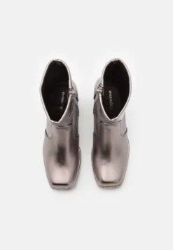 Even&Odd Stivaletti Con Tacco - Silver 6 Even&Odd Stivaletti Con Tacco - Silver -Even&Odd Negozio 0865e65ca9a6464bb2eea1302767be27 scaled