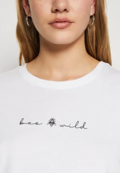 Even&Odd T-Shirt Con StampaWhite Donna T-shirt E Top EV421D251-A11 -Even&Odd Negozio 130193c35da2437c9d4bc4970d92654f scaled