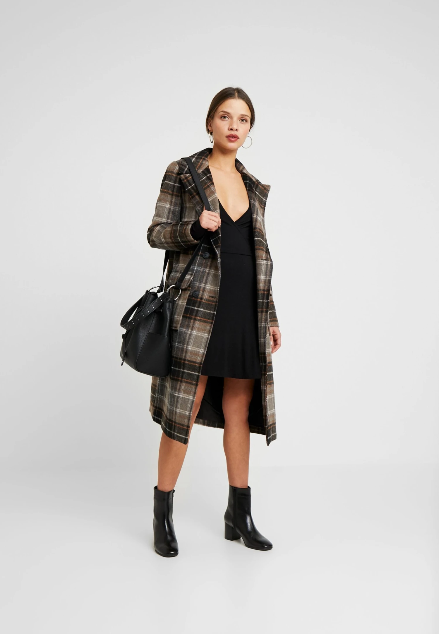 Vestito Di MaglinaBlack Donna Vestiti EVF21C01F-Q11 Vestito Di MaglinaBlack Donna Vestiti EVF21C01F-Q11 -Even&Odd Negozio 1c0a119ce7bb490dae1aff0e9b229d90 scaled