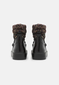 Even&Odd Snow BootStivaletti Con PlateauMulti-Coloured Donna Stivaletti EV411X025-T11 -Even&Odd Negozio 1eda7d0348df4e4e9b3d427679038631 scaled