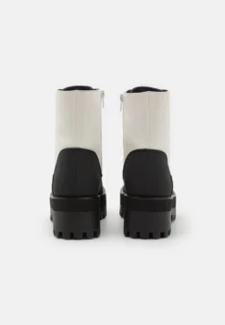 Even&Odd Stivaletti StringatiWhite Donna Stivaletti EV411N0J5-A11 -Even&Odd Negozio 2135c41f7e5940438e5a3e99fbb35929 scaled