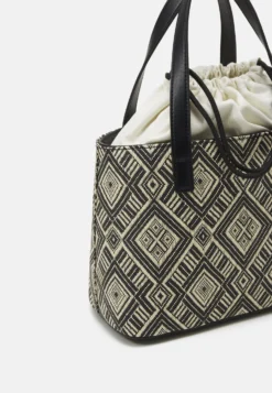 Even&Odd Borsa A ManoBlack Donna Borse EV451H158-Q11 -Even&Odd Negozio 21535323282a4bec9056ae0ec3a07ee7 scaled