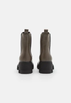 Stivaletti Con PlateauKhaki Donna Stivaletti EVC11N02J-N11 -Even&Odd Negozio 284a8c4e50934eddbdc0954087cc3526 scaled