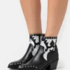 Even&Odd Stivaletti Texani / BikerBlack Donna Stivaletti EV411N0J2-Q11 -Even&Odd Negozio 2b289350b61c40ba91c0ce89df890d2f scaled