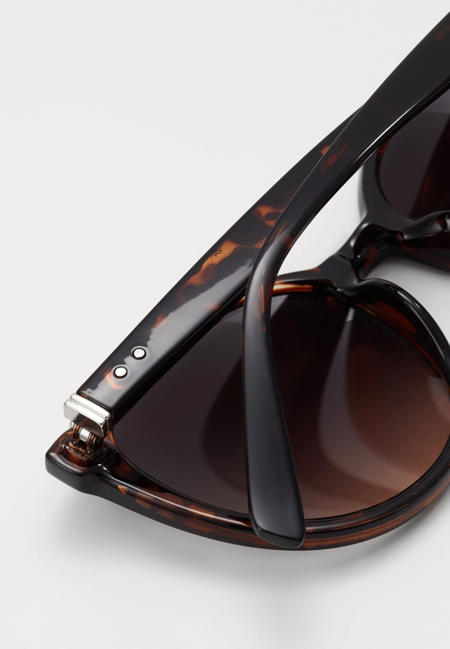 Occhiali Da SoleBrown Donna Occhiali da sole EV451K02B-O11 Even&Odd Occhiali Da SoleBrown Donna Occhiali Da Sole EV451K02B-O11 -Even&Odd Negozio 2f545b09d99c4c0cbf3646a4b2fbd913 scaled