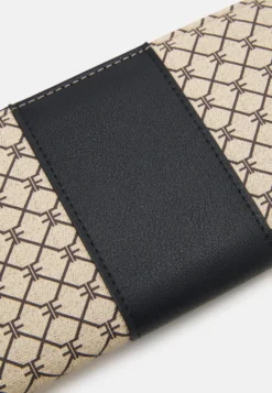 Even&Odd PortafoglioBlack Donna Portafogli E Portachiavi EV451F04H-Q11 -Even&Odd Negozio 33623baa73b74c82b5747d11397064a1 scaled