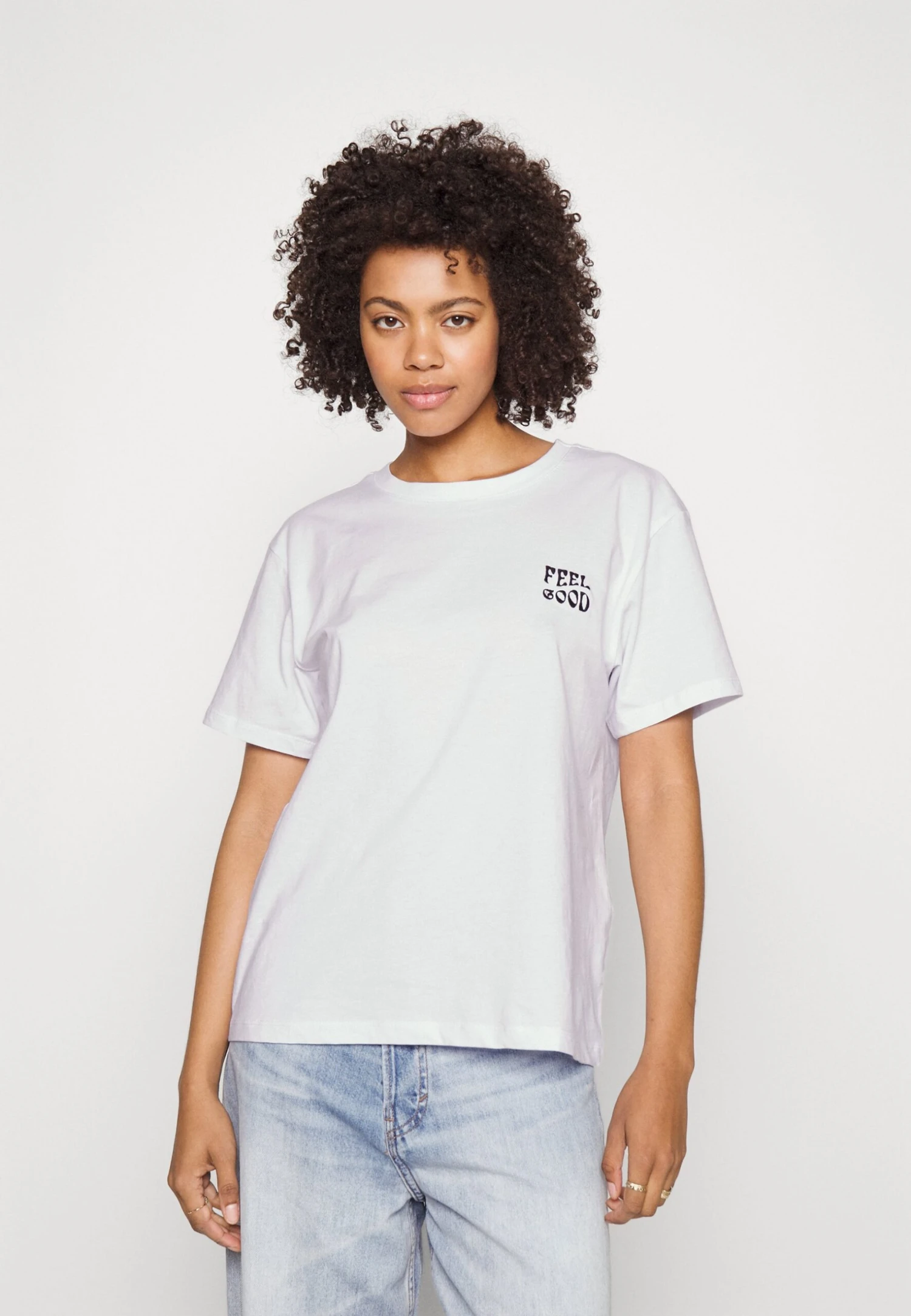 Clare Feel Good Chest Artwork T-Shirt Con StampaWhite Donna T-shirt e top EV421D258-A11 Even&Odd Clare Feel Good Chest Artwork T-Shirt Con StampaWhite Donna T-shirt E Top EV421D258-A11 -Even&Odd Negozio 35ff05c487a749d3907f89933ab549b1 scaled