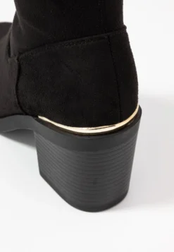 Stivali Sopra Il GinocchioBlack Donna Stivali EVC11A00D-Q11 4 Stivali Sopra Il GinocchioBlack Donna Stivali EVC11A00D-Q11 -Even&Odd Negozio 37f3ee727f65499c8abe2eb869992e5a