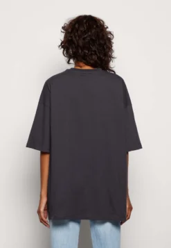 Even&Odd T-Shirt Con StampaAnthracite Donna T-shirt E Top EV421D1ZL-Q11 -Even&Odd Negozio 3d539216b45f4cbbb27f16245a4d4297 scaled