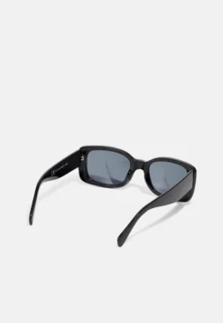 Even&Odd Occhiali Da SoleBlack Donna Occhiali Da Sole EV451K02R-Q11 -Even&Odd Negozio 3d6646c5db83437baa7a1e46c5df773a scaled