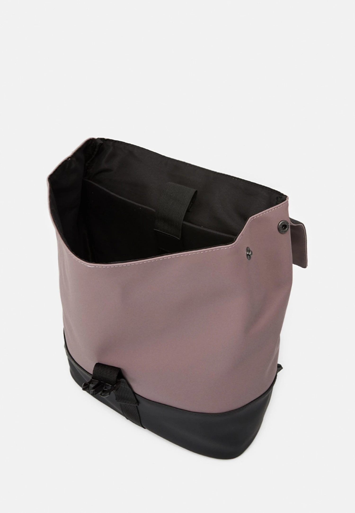 Zaino - 802 - Black Even&Odd Zaino - 802 - Black -Even&Odd Negozio 44dcdb9abc8d4418b834dfddb754d7c5 scaled