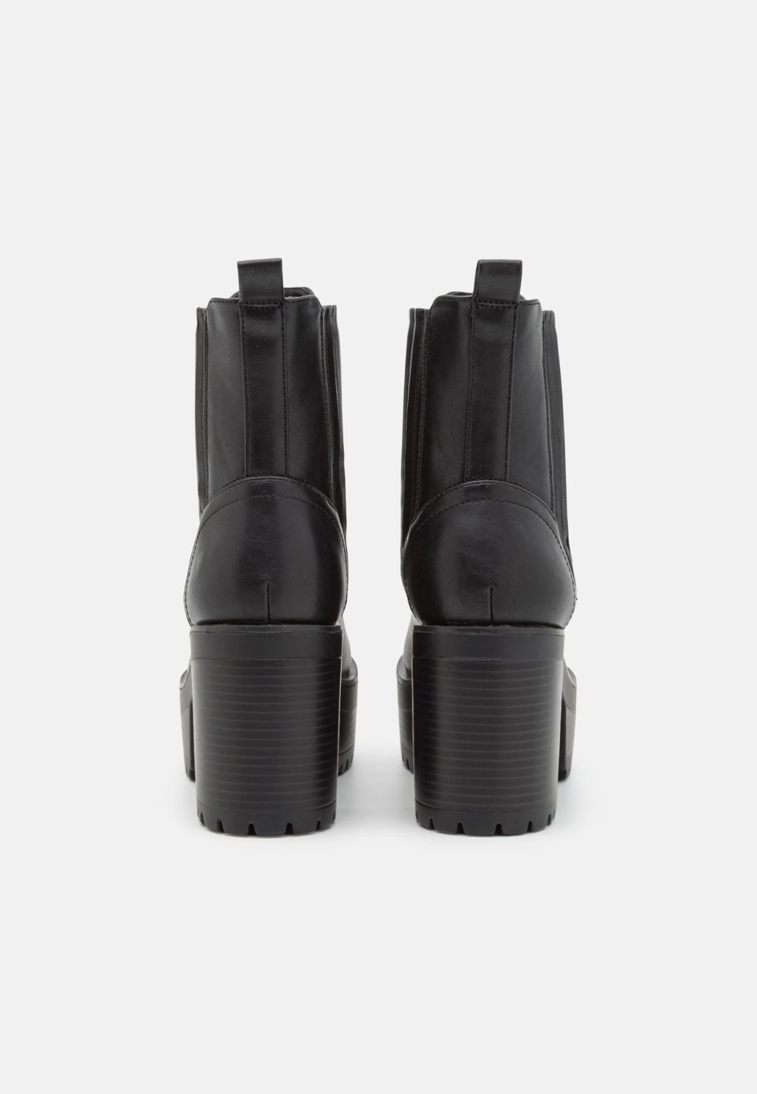 Stivaletti Con PlateauBlack Donna Stivali EVC11N02H-Q11 Stivaletti Con PlateauBlack Donna Stivali EVC11N02H-Q11 -Even&Odd Negozio 4902fa4735b242d49267c6c83874cca3 scaled