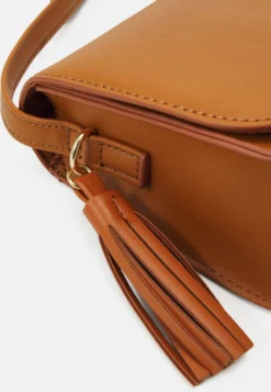 Even&Odd Borsa A TracollaCognac Donna Borse EV451H0ZX-O11 -Even&Odd Negozio 4fb4eaf20c864c2cacfe5c5938b6f1bb scaled