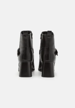 StivalettiBlack Donna Stivaletti EVC11N02L-Q11 5 StivalettiBlack Donna Stivaletti EVC11N02L-Q11 -Even&Odd Negozio 504ad3b854ca4e0eba702fdfc33bcecd scaled