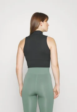 TopBlack Donna T-shirt E Top EV941D05Y-Q11 -Even&Odd Negozio 55465710ce974a78a0fc2fef4ef62551 scaled