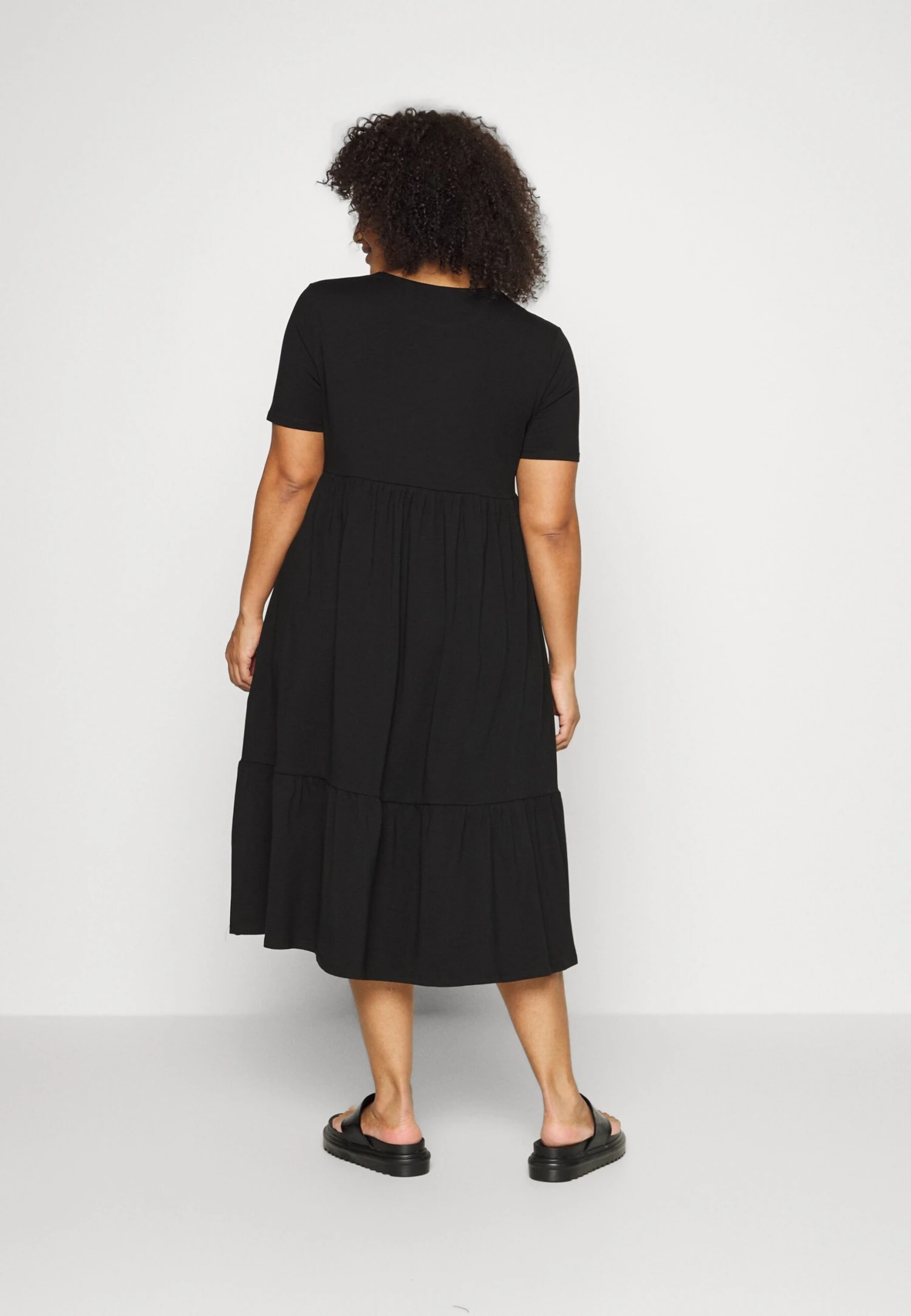 Vestito Di MaglinaBlack Donna Vestiti EVB21C035-Q11 Vestito Di MaglinaBlack Donna Vestiti EVB21C035-Q11 -Even&Odd Negozio 558f4cdf274d4ffc83f130540cb1cac5 scaled