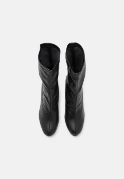 Even&Odd Stivaletti Con TaccoBlack Donna Stivaletti EV411N03E-Q14 7 Even&Odd Stivaletti Con TaccoBlack Donna Stivaletti EV411N03E-Q14 -Even&Odd Negozio 5a468875985640d6b0b1139cc7b9cb81 scaled