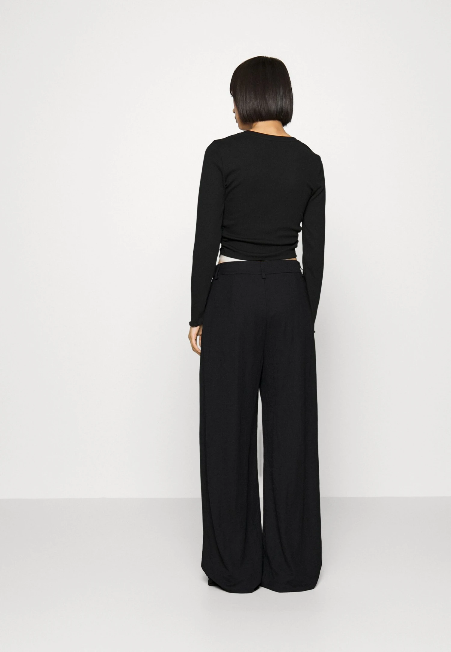 PantaloniBlack Donna Pantaloni EVF21A029-Q11 PantaloniBlack Donna Pantaloni EVF21A029-Q11 -Even&Odd Negozio 5b4ede12c436456ca5bf7dcc53eed4fe scaled