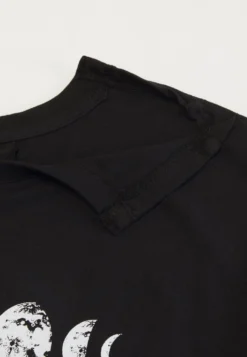 Even&Odd T-Shirt Con StampaBlack Donna T-shirt E Top EV421D1ZB-Q11 -Even&Odd Negozio 5eb85a83061348cb9f39dccf059177aa scaled