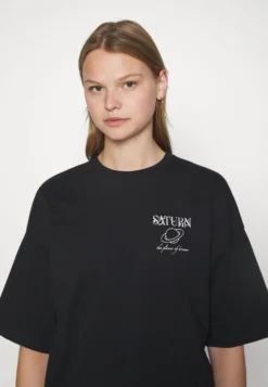 Even&Odd T-Shirt Con StampaBlack Donna T-shirt E Top EV421D26I-Q11 7 Even&Odd T-Shirt Con StampaBlack Donna T-shirt E Top EV421D26I-Q11 -Even&Odd Negozio 647559134bd142d3883d683922be1bc1 scaled