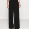Petite Tailored Wide Leg TrouserPantaloniBlack Donna Pantaloni EVF21A026-Q11 -Even&Odd Negozio 74802865d4bf446c96f398e4322abd59 scaled