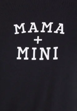 T-Shirt Con StampaBlack/White Donna T-shirt E Top EVO29G00G-Q11 4 T-Shirt Con StampaBlack/White Donna T-shirt E Top EVO29G00G-Q11 -Even&Odd Negozio 750c7efce942499fb25924340985e627 scaled