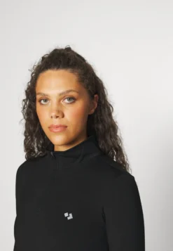 Maglietta A Manica LungaBlack Donna T-shirt E Top EV941D04M-Q11 -Even&Odd Negozio 75c5d2b250804a9c99e62b83e25c3ba3 scaled