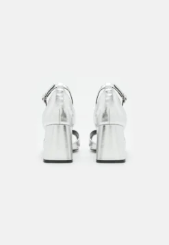 SandaliSilver Donna Sandali EVC11A019-D12 5 SandaliSilver Donna Sandali EVC11A019-D12 -Even&Odd Negozio 76d8169a99ee47aa820176c669f40448 scaled