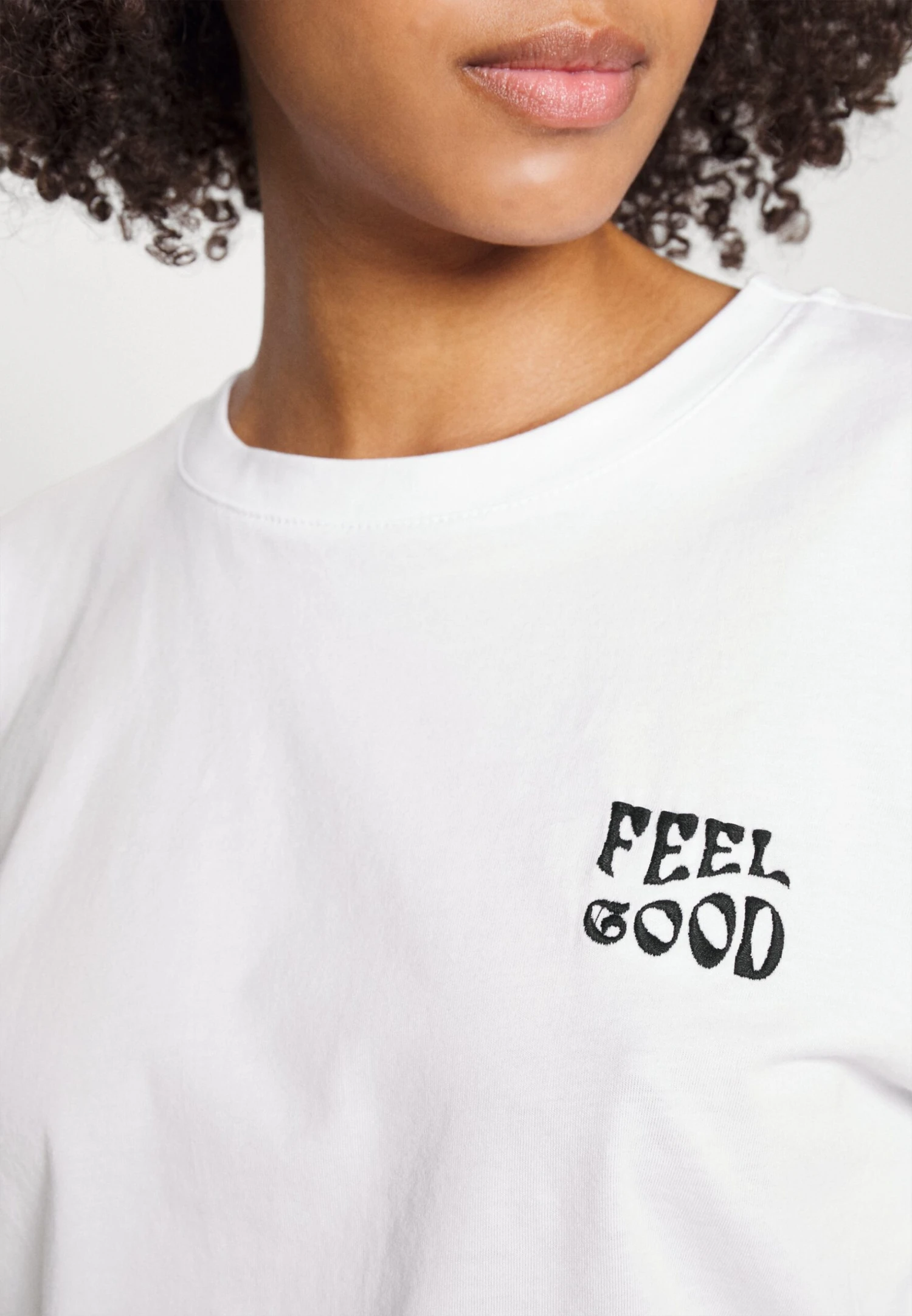 Clare Feel Good Chest Artwork T-Shirt Con StampaWhite Donna T-shirt e top EV421D258-A11 Even&Odd Clare Feel Good Chest Artwork T-Shirt Con StampaWhite Donna T-shirt E Top EV421D258-A11 -Even&Odd Negozio 776ed0e7e8de4b1ba859a48e031bf46e scaled