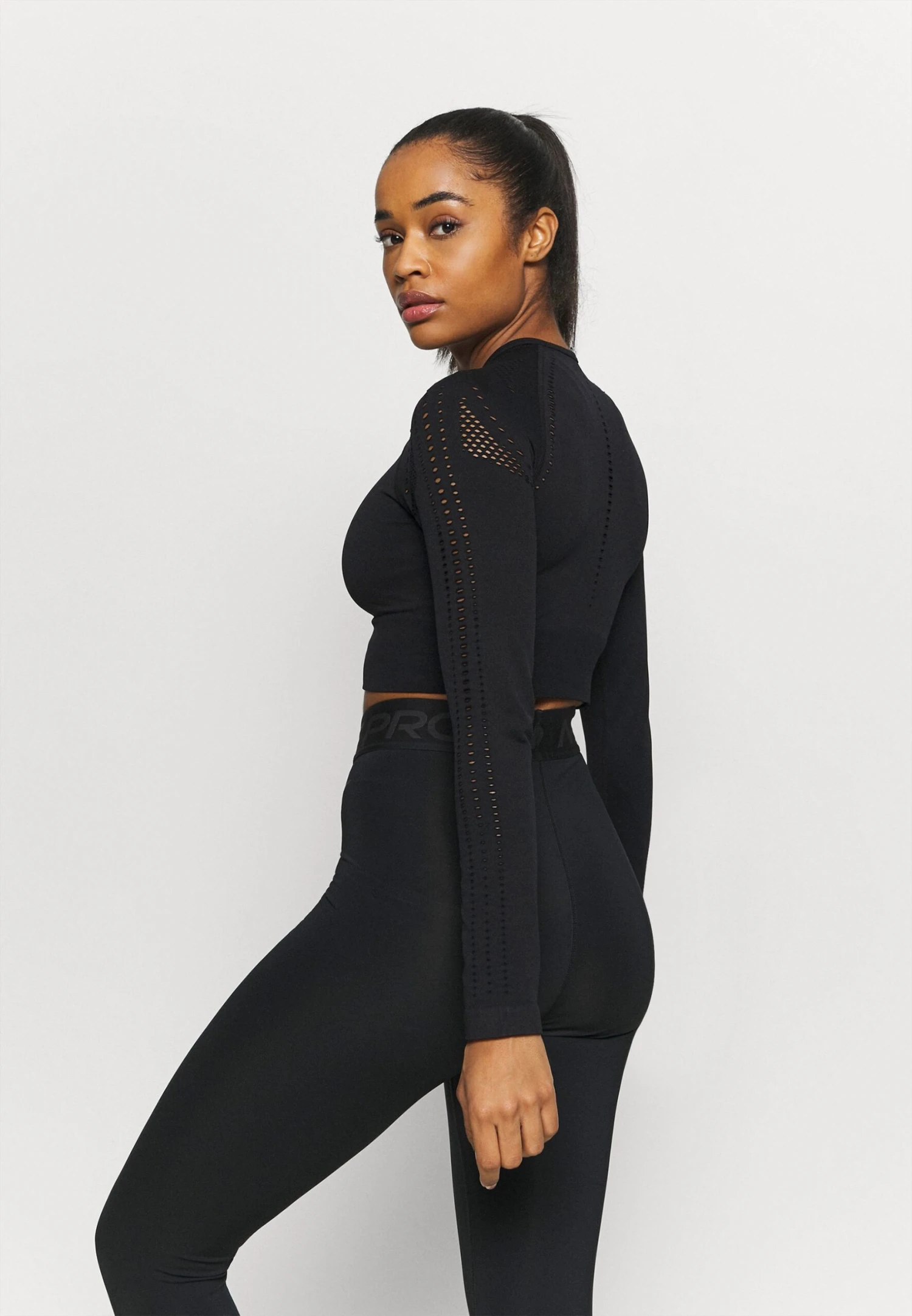 Maglietta A Manica LungaBlack Donna T-shirt e top EV941D03U-Q11 Maglietta A Manica LungaBlack Donna T-shirt E Top EV941D03U-Q11 -Even&Odd Negozio 778d470487224adda6c886209da30f31 scaled