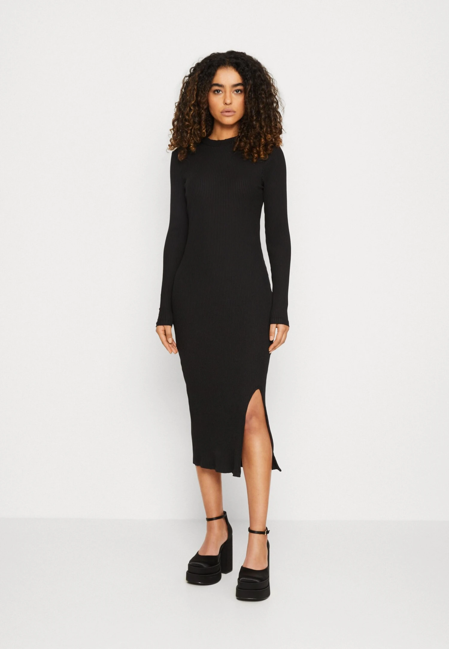 Circ Long Sleeves Midi High Slit Dress - Abito In Maglia - Black Even&Odd Circ Long Sleeves Midi High Slit Dress - Abito In Maglia - Black -Even&Odd Negozio 78ba349cee134afc9057675912a5012b scaled