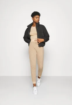 Even&Odd Negozio 27 Even&Odd Negozio -Even&Odd Negozio 78f33bf9a966484b88f2eaa996d1f977 scaled