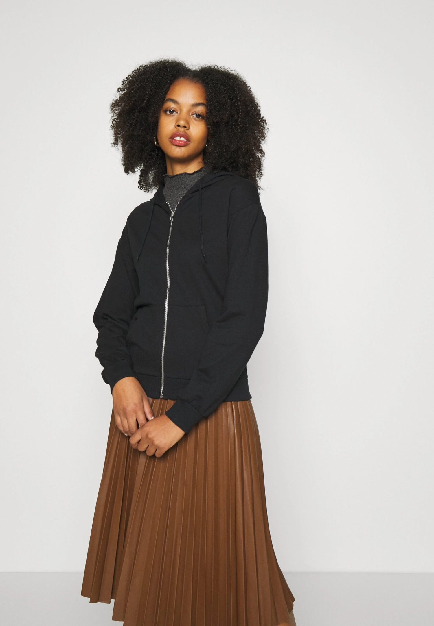 Felpa Con ZipBlack Donna Felpe EV421J08R-Q11 Even&Odd Felpa Con ZipBlack Donna Felpe EV421J08R-Q11 -Even&Odd Negozio 79894362bca1489f868a42c93f90cfbf scaled