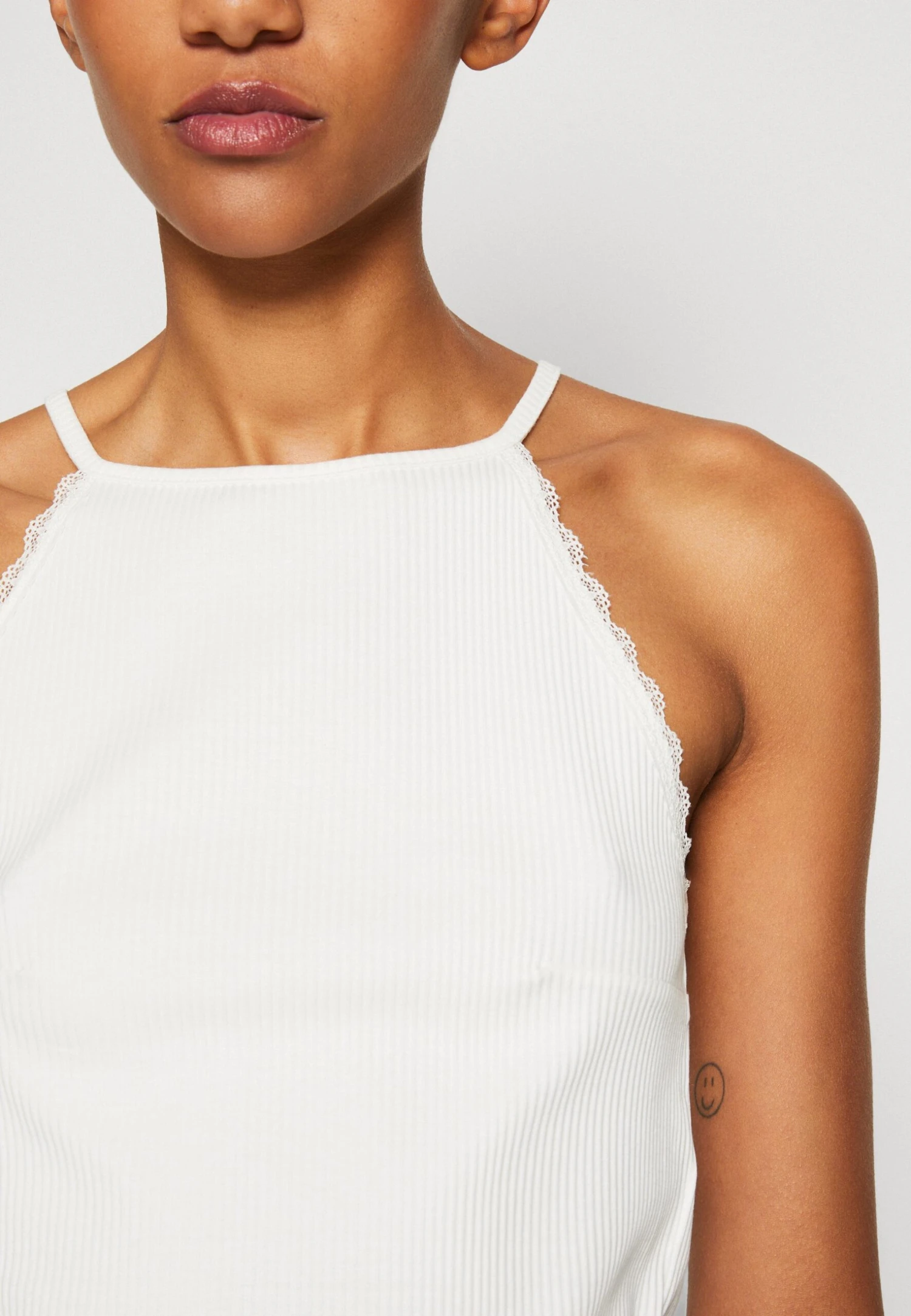 TopOff-White Donna T-shirt e top EV421D1CA-A11 Even&Odd TopOff-White Donna T-shirt E Top EV421D1CA-A11 -Even&Odd Negozio 7a40f66571a24d3dac903a7c56b6373d scaled