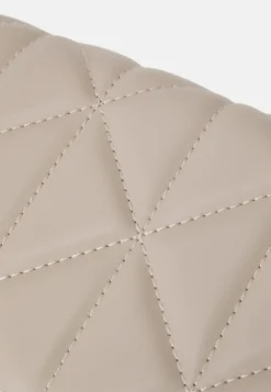 Even&Odd Pochette Beige Donna Borse EV451H0V3-B11 5 Even&Odd Pochette Beige Donna Borse EV451H0V3-B11 -Even&Odd Negozio 7cca2a7fbfc14ca4a7a3951b72bab642 scaled