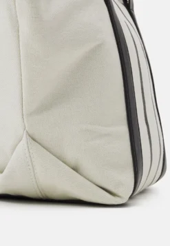 Even&Odd Borsa A ManoWhite/Black Donna Borse EV451H15L-A11 6 Even&Odd Borsa A ManoWhite/Black Donna Borse EV451H15L-A11 -Even&Odd Negozio 80bbf638b6494409a59dce2d231a2ead scaled