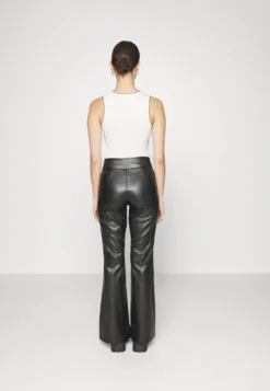 PantaloniBlack Donna Pantaloni EVF21A028-Q11 -Even&Odd Negozio 84a6c94c901f41098d79aeeff2f3901b scaled