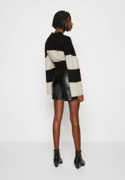 Even&Odd ShortsBlack Donna Gonne EV421B0BJ-Q11 -Even&Odd Negozio 851e1064646c4471a74e469663a48fb2 scaled