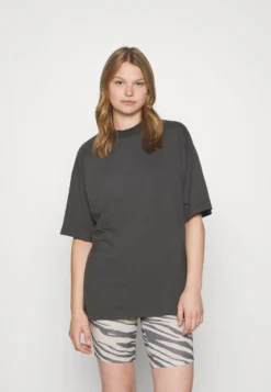 Even&Odd T-Shirt Con StampaAnthracite Donna T-shirt E Top EV421D26H-Q11 4 Even&Odd T-Shirt Con StampaAnthracite Donna T-shirt E Top EV421D26H-Q11 -Even&Odd Negozio 8942628c91e24bd983a036c1ed575be5 scaled