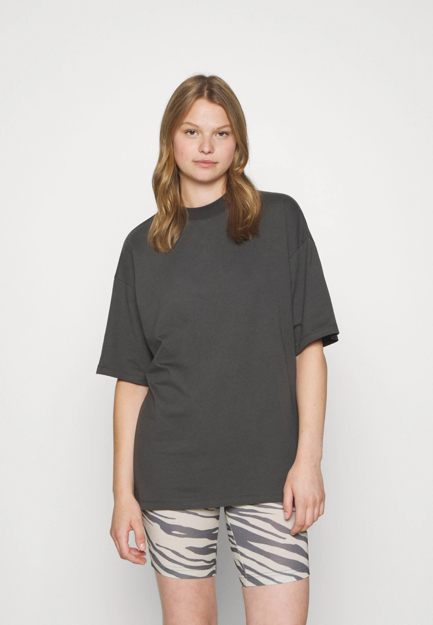 T-Shirt Con StampaAnthracite Donna T-shirt e top EV421D26H-Q11 Even&Odd T-Shirt Con StampaAnthracite Donna T-shirt E Top EV421D26H-Q11 -Even&Odd Negozio 8942628c91e24bd983a036c1ed575be5 scaled