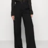 Pantaloni Black Donna Pantaloni EVI21A01W-Q11 2 Pantaloni Black Donna Pantaloni EVI21A01W-Q11 -Even&Odd Negozio 8db95a9626184116bf987dab3877077a scaled