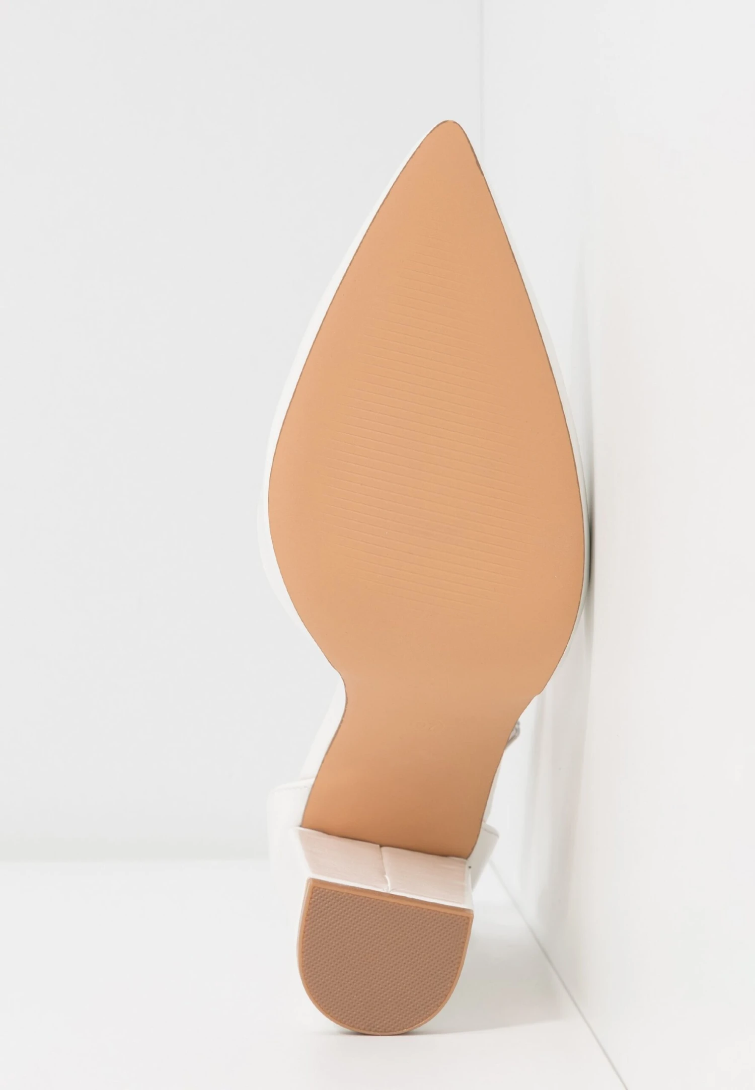 DecolletéWhite Donna Scarpe con tacco EV411B077-A11 Even&Odd DecolletéWhite Donna Scarpe Con Tacco EV411B077-A11 -Even&Odd Negozio 920f030750224c40872f78c6efad791c scaled