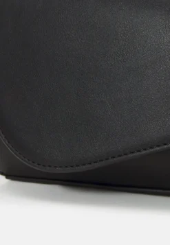 Even&Odd Borsa A ManoBlack Donna Borse EV451H13P-Q11 6 Even&Odd Borsa A ManoBlack Donna Borse EV451H13P-Q11 -Even&Odd Negozio 965e03924f6d45129c3f879eb960aa68 scaled