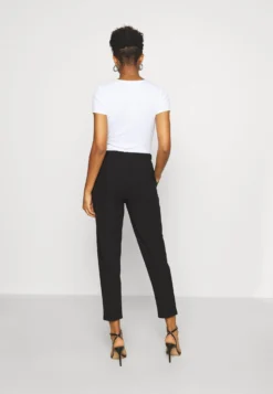 Even&Odd Paperbag Waist Tapered Trousers - Pantaloni - Black -Even&Odd Negozio 9900adbae8d440708c479ea9741f0d3e scaled