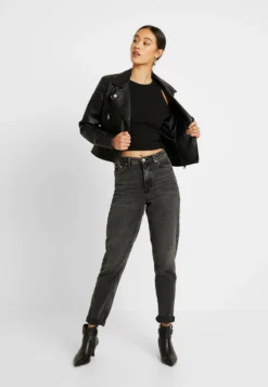 Even&Odd Cropped TankTopBlack Donna T-shirt E Top EV421D1BH-Q11 -Even&Odd Negozio 99a4e5a98f1745af9a83f5db7f29c383 scaled