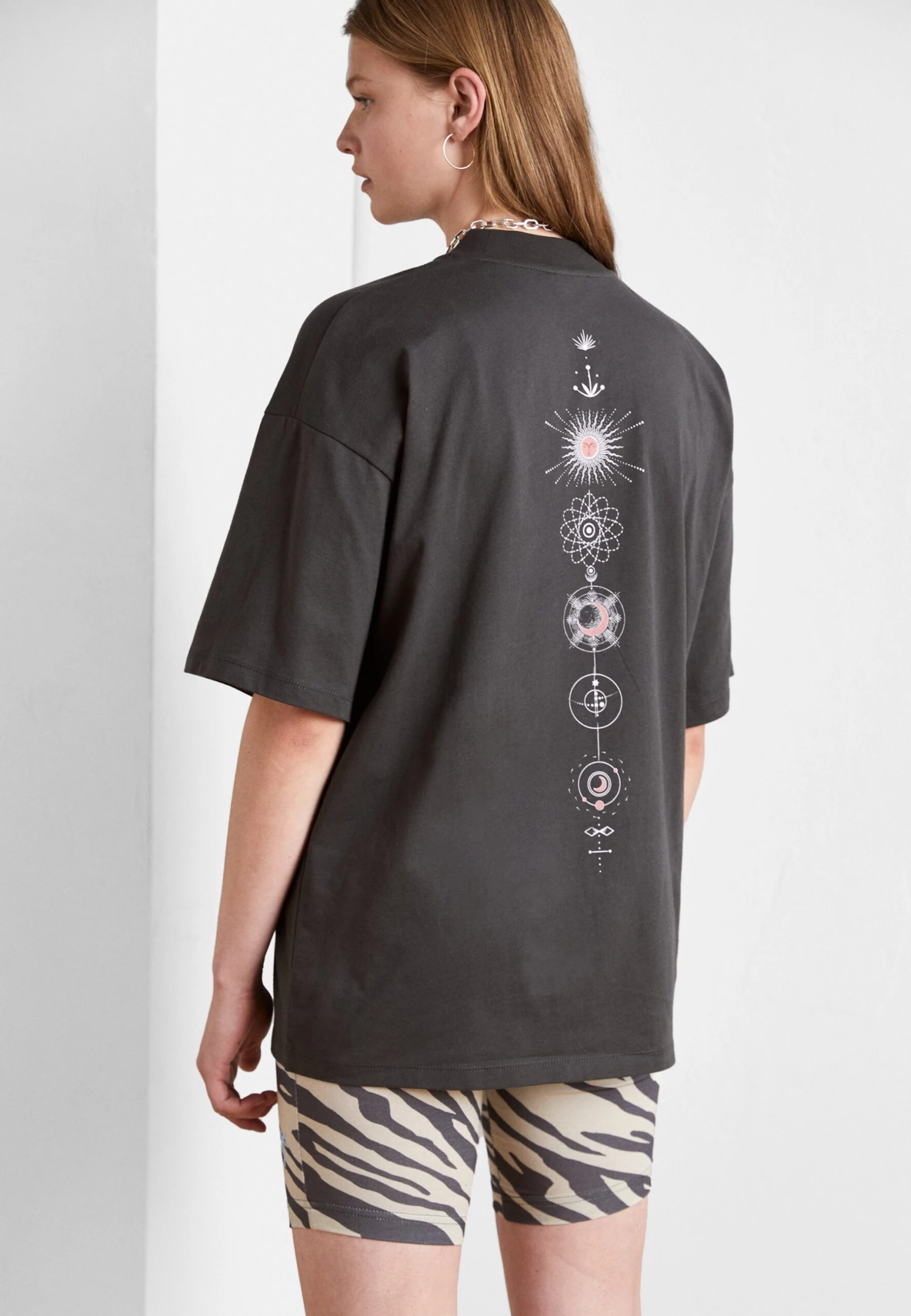 T-Shirt Con StampaAnthracite Donna T-shirt e top EV421D26H-Q11 Even&Odd T-Shirt Con StampaAnthracite Donna T-shirt E Top EV421D26H-Q11 -Even&Odd Negozio 9bc6ca1e89a840c19818f0505b282edd scaled