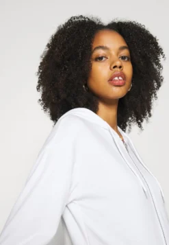 Even&Odd Felpa Con ZipWhite Donna Felpe EV421J08R-A11 -Even&Odd Negozio 9cbb901a87714ec58425abd3f9145073 scaled