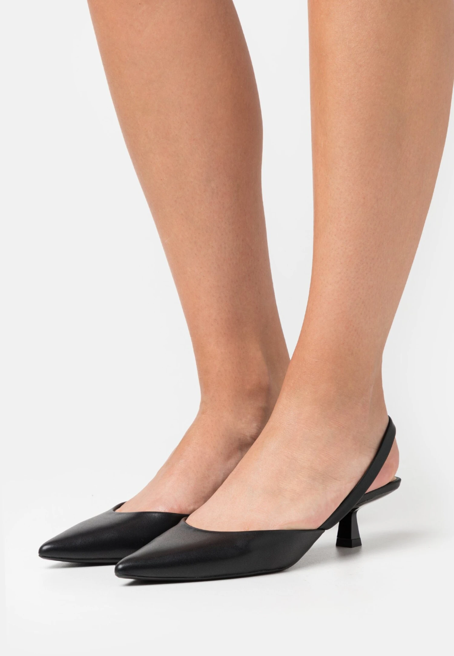 DecolletéBlack Donna Scarpe con tacco EV411B09Q-Q11 Even&Odd DecolletéBlack Donna Scarpe Con Tacco EV411B09Q-Q11 -Even&Odd Negozio a5dd133011604203be5c008a3a011868 scaled